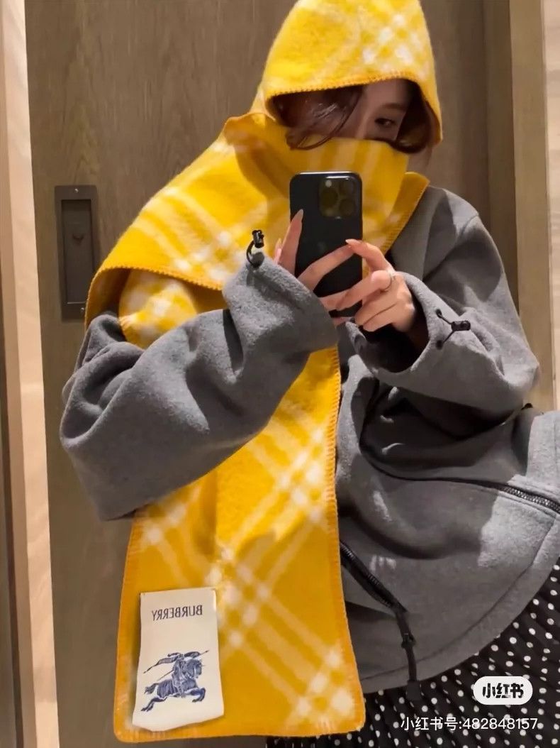 Burberry Burberry Yellow Plaid Hooded Scarf Size ONE SIZE - 6 Thumbnail
