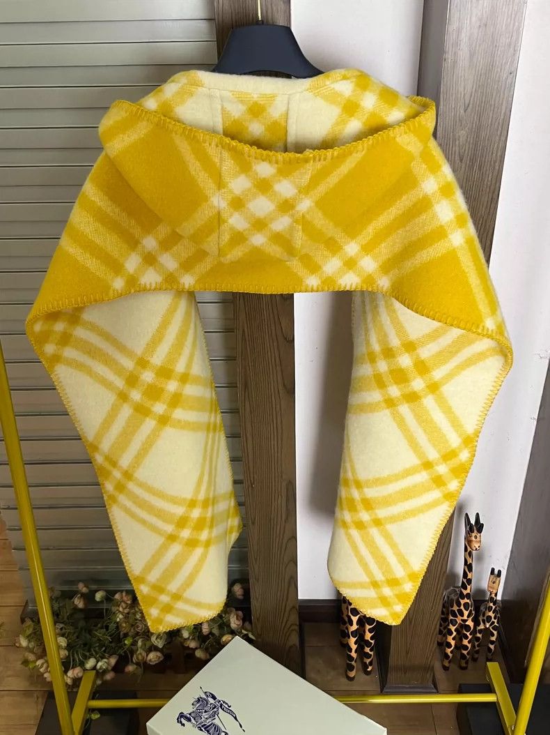 Burberry Burberry Yellow Plaid Hooded Scarf Size ONE SIZE - 5 Thumbnail