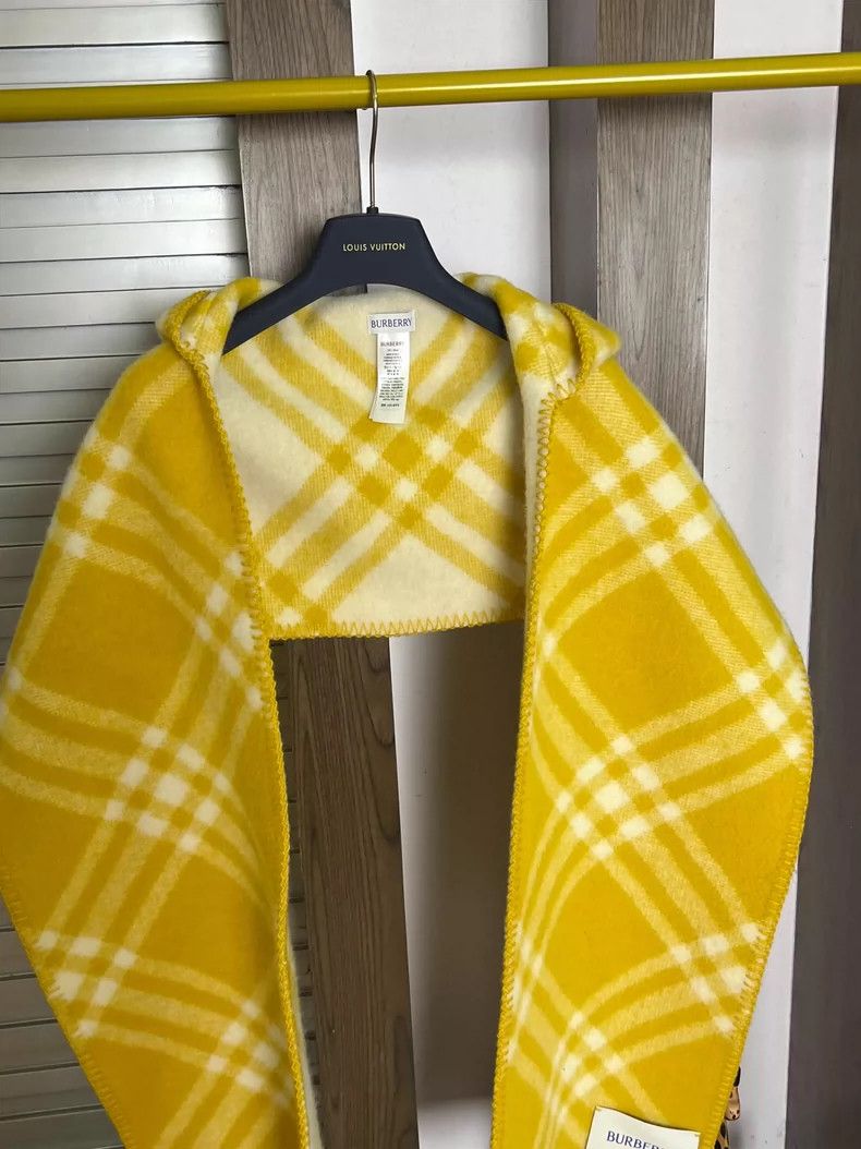 Burberry Burberry Yellow Plaid Hooded Scarf Size ONE SIZE - 3 Thumbnail