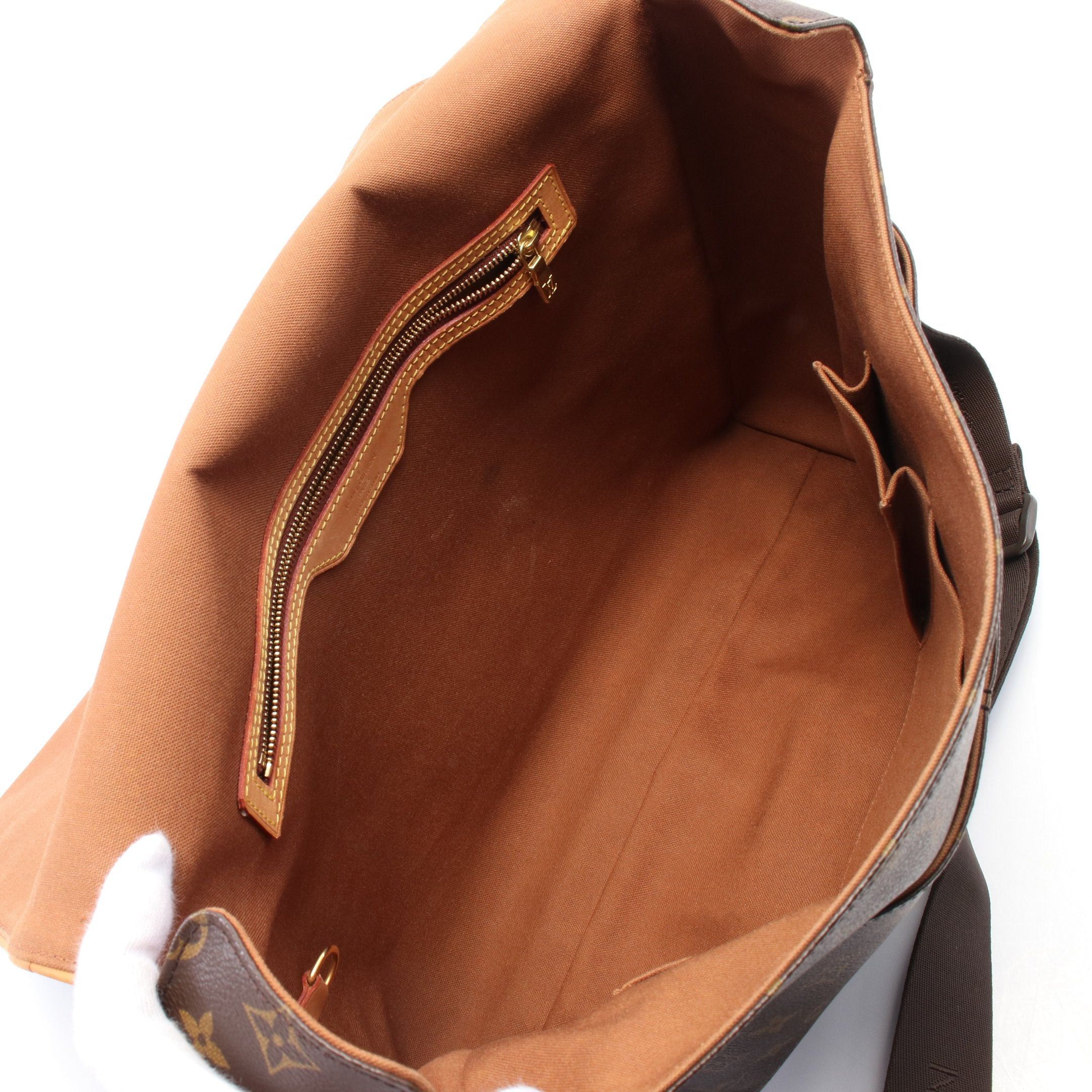 Louis Vuitton Louis Vuitton Aves Monogram Shoulder Bag Leather Brown Size ONE SIZE - 3 Thumbnail