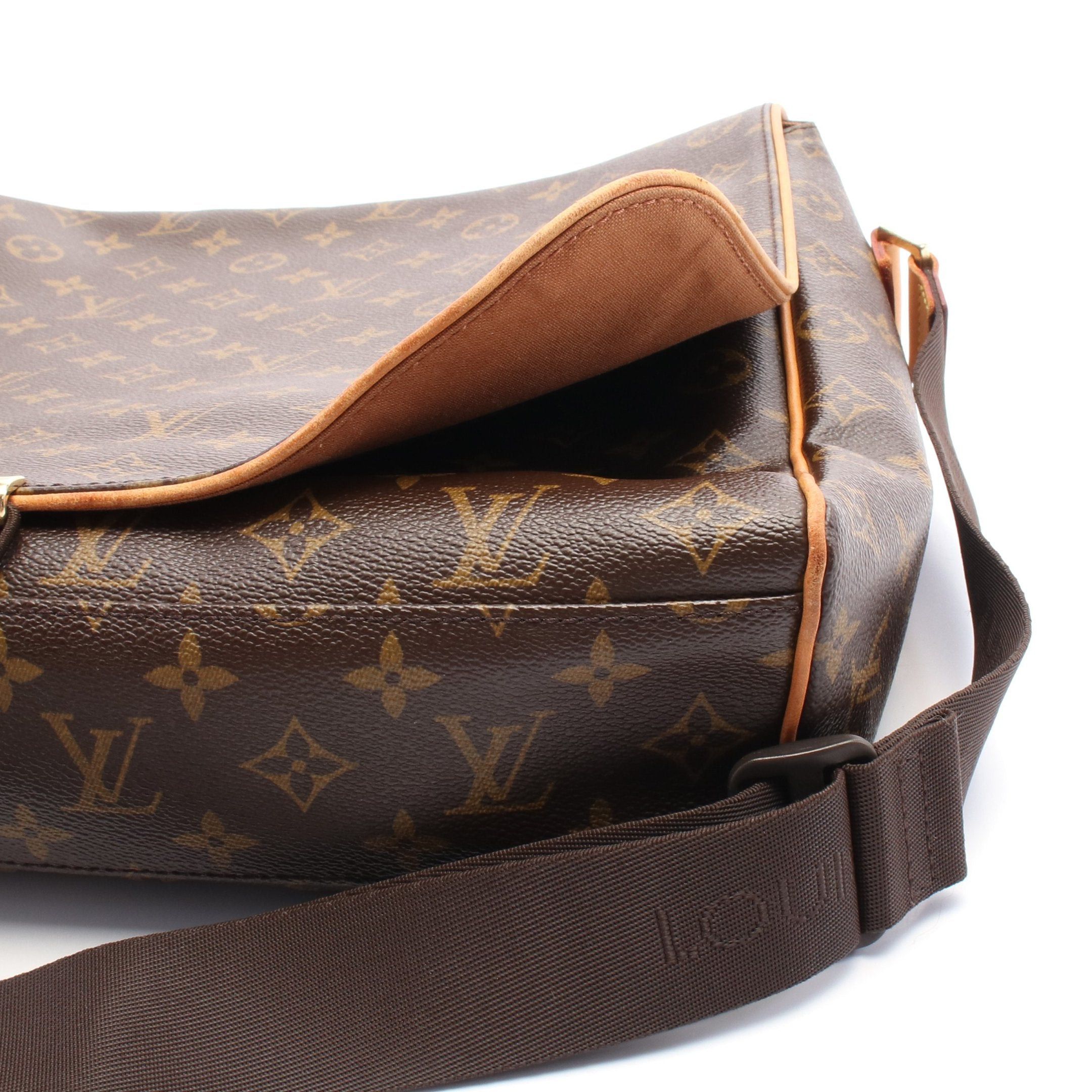 Louis Vuitton Louis Vuitton Aves Monogram Shoulder Bag Leather Brown Size ONE SIZE - 8 Thumbnail