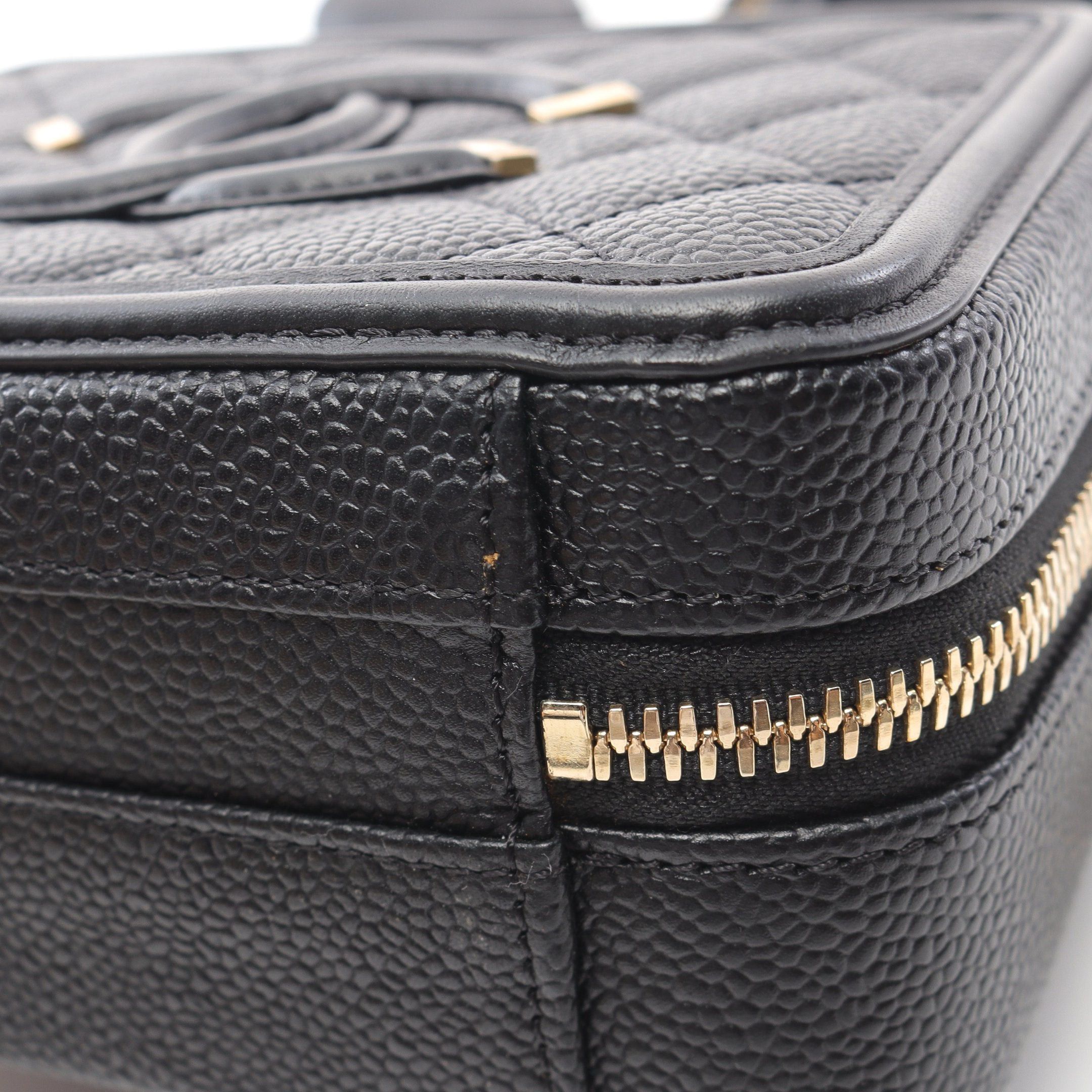 Chanel Chanel Cc Figley Small Vanity Bag Chain Shoulder Caviar Skin Black Gold Hardware Size ONE SIZE - 6 Thumbnail
