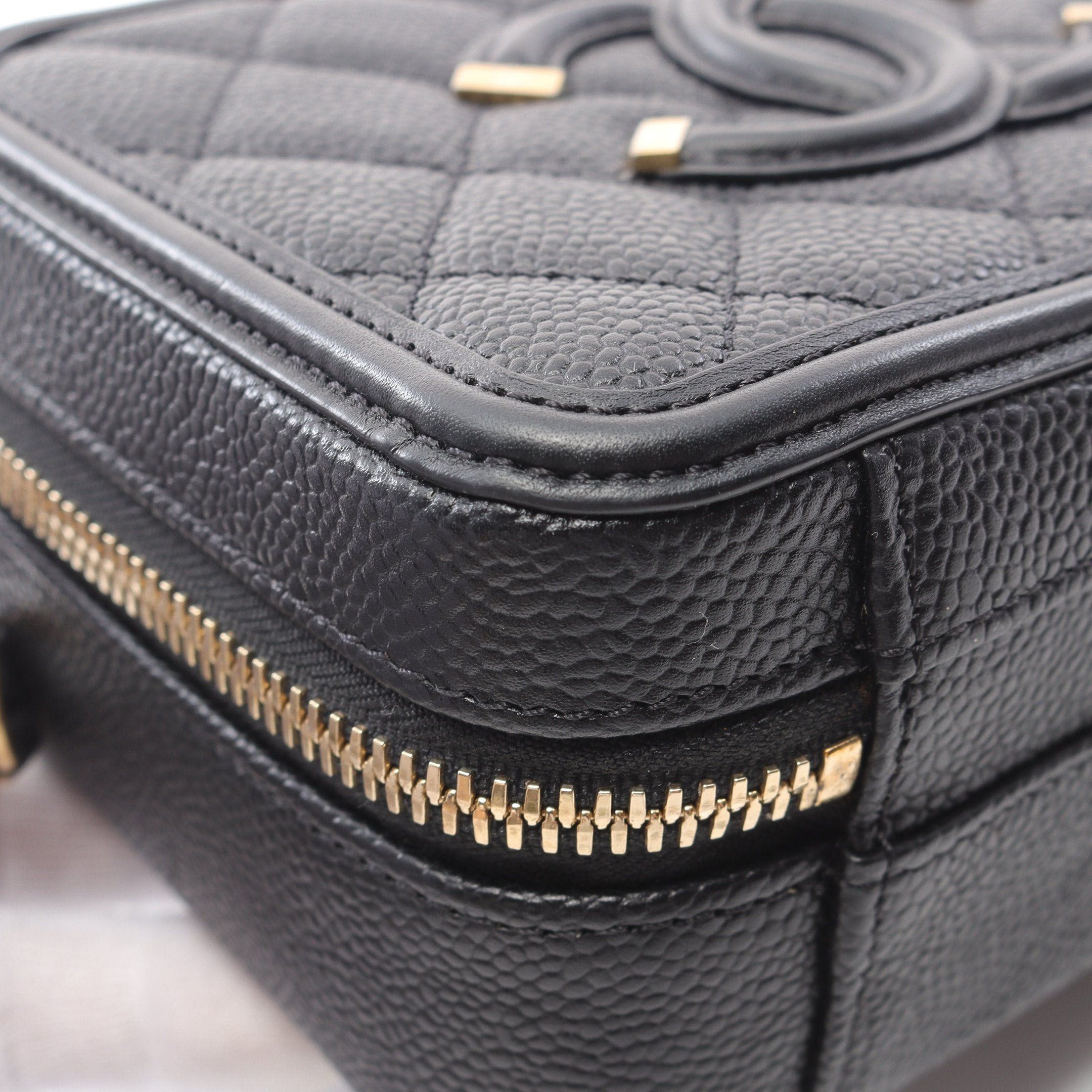 Chanel Chanel Cc Figley Small Vanity Bag Chain Shoulder Caviar Skin Black Gold Hardware Size ONE SIZE - 7 Thumbnail