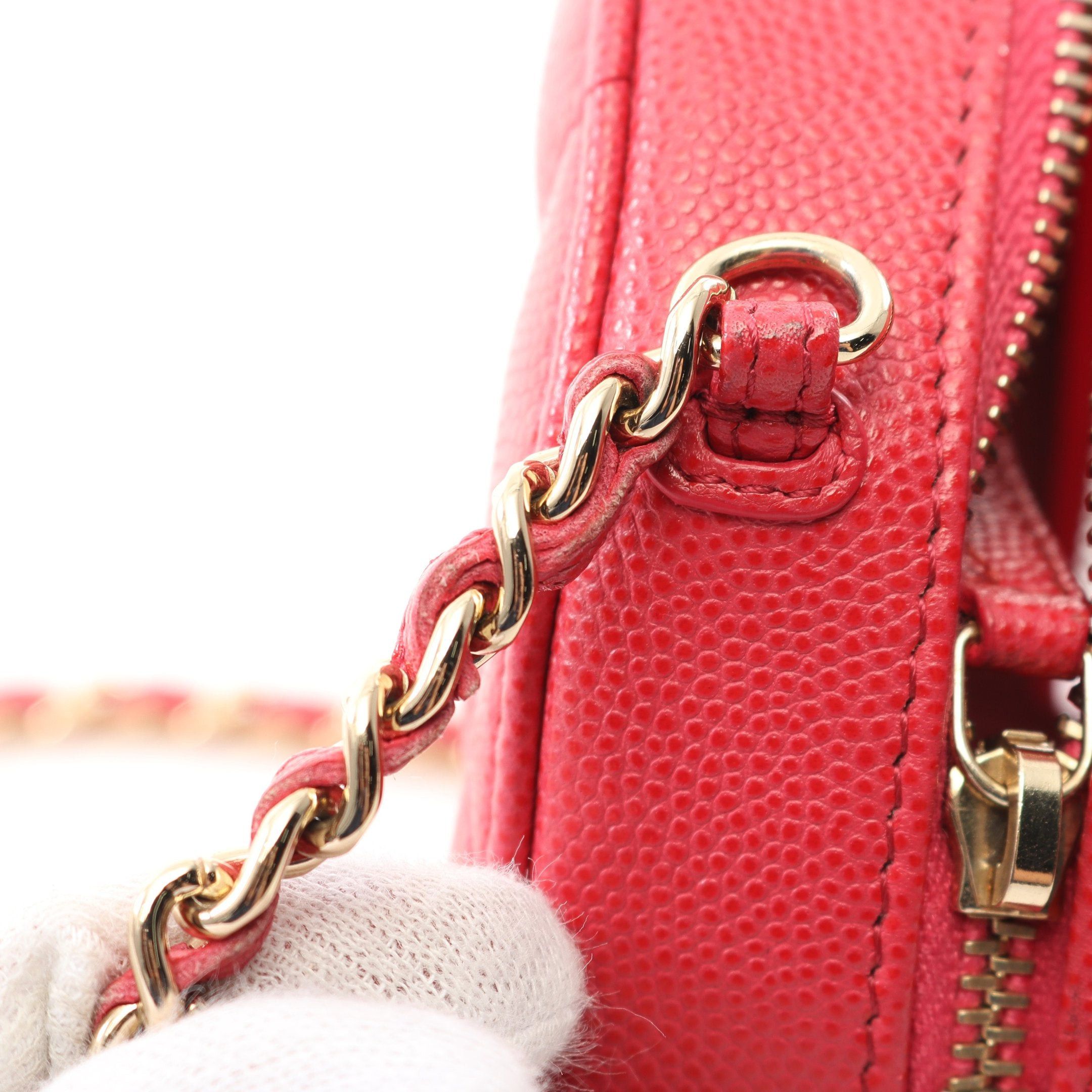 Chanel Chanel Matelasse Round Mini Chain Shoulder Bag Caviar Skin Red Gold Hardware Size ONE SIZE - 9 Thumbnail