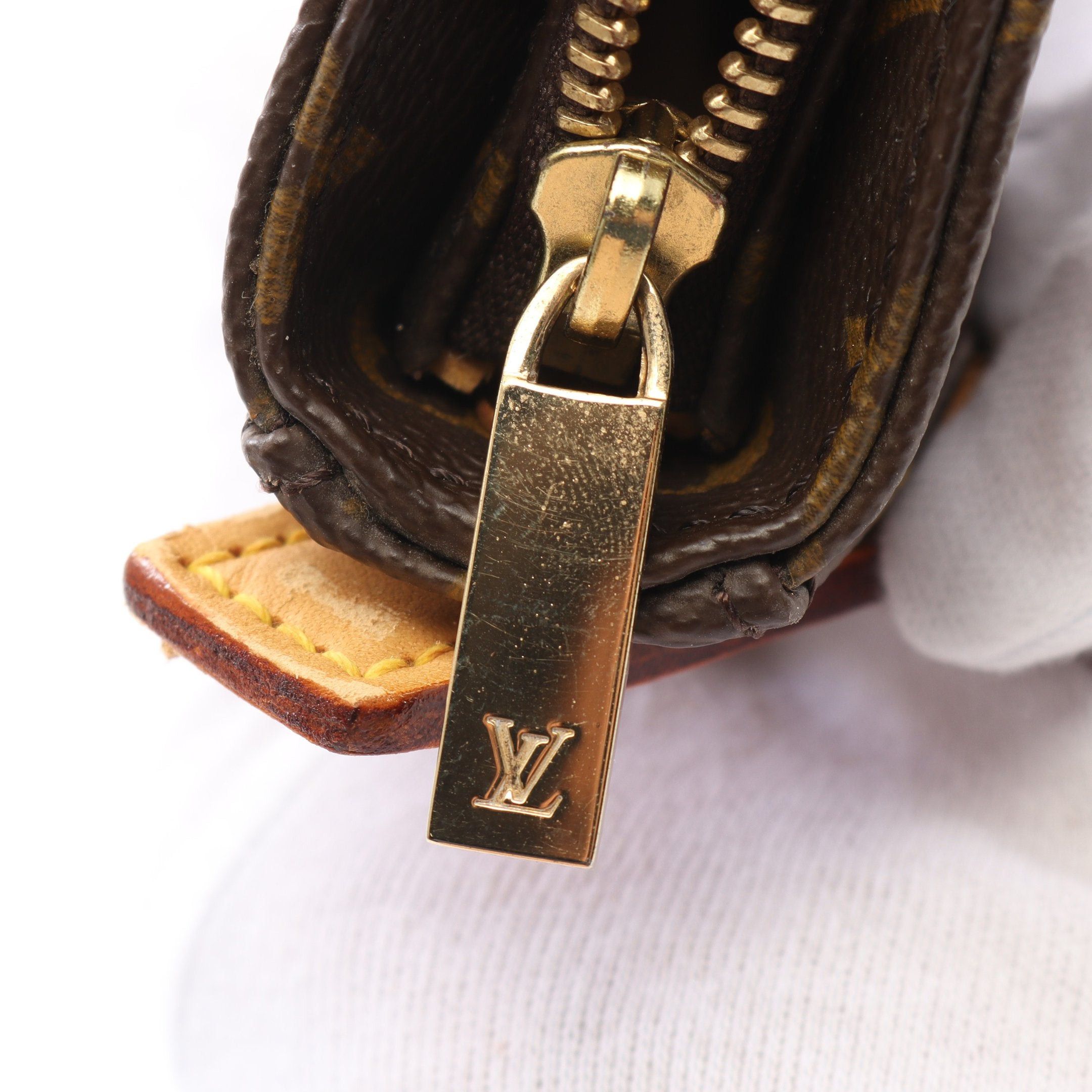Louis Vuitton Louis Vuitton Looping Mm Monogram Shoulder Bag Leather Brown Size ONE SIZE - 10 Thumbnail