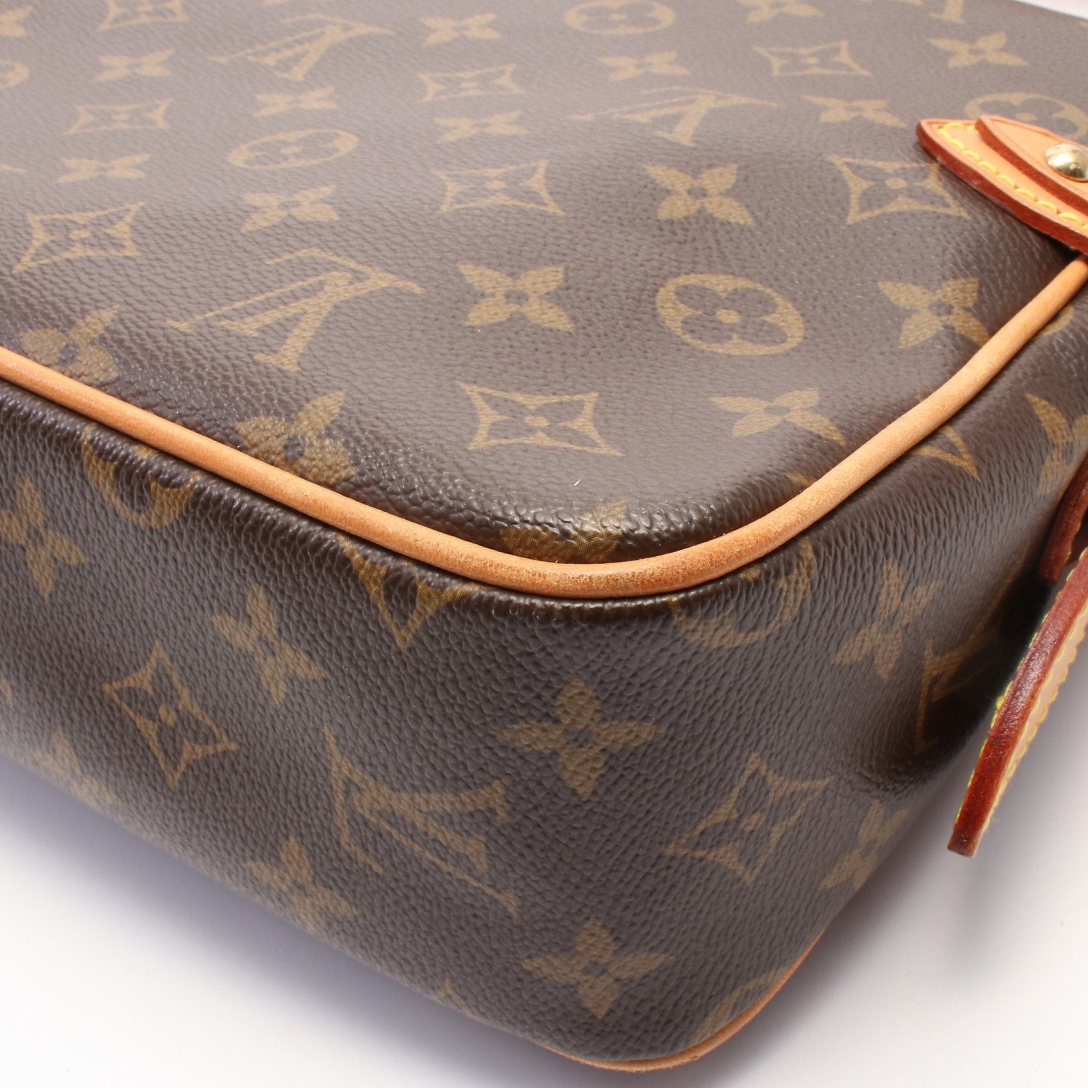 Louis Vuitton Louis Vuitton Hudson Pm Monogram Shoulder Bag Leather Brown Size ONE SIZE - 9 Thumbnail