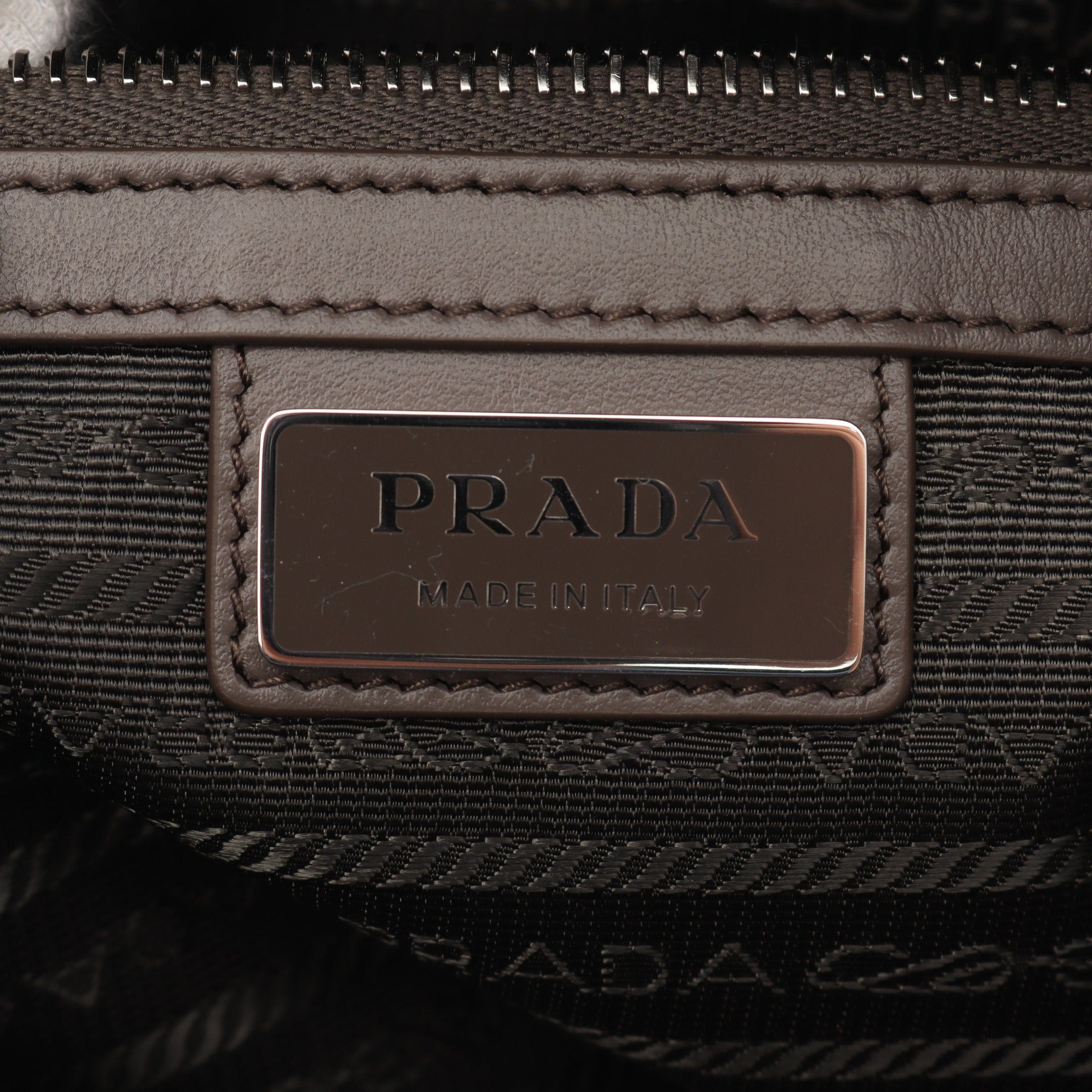 Prada Prada Vitello Daino Shoulder Bag Leather Gray Beige Size ONE SIZE - 4 Thumbnail
