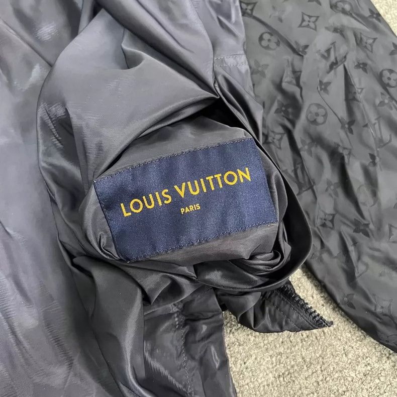 Louis Vuitton Louis Vuitton Double-Sided Logo Hooded Jacket Size US L / EU 52-54 / 3 - 6 Thumbnail