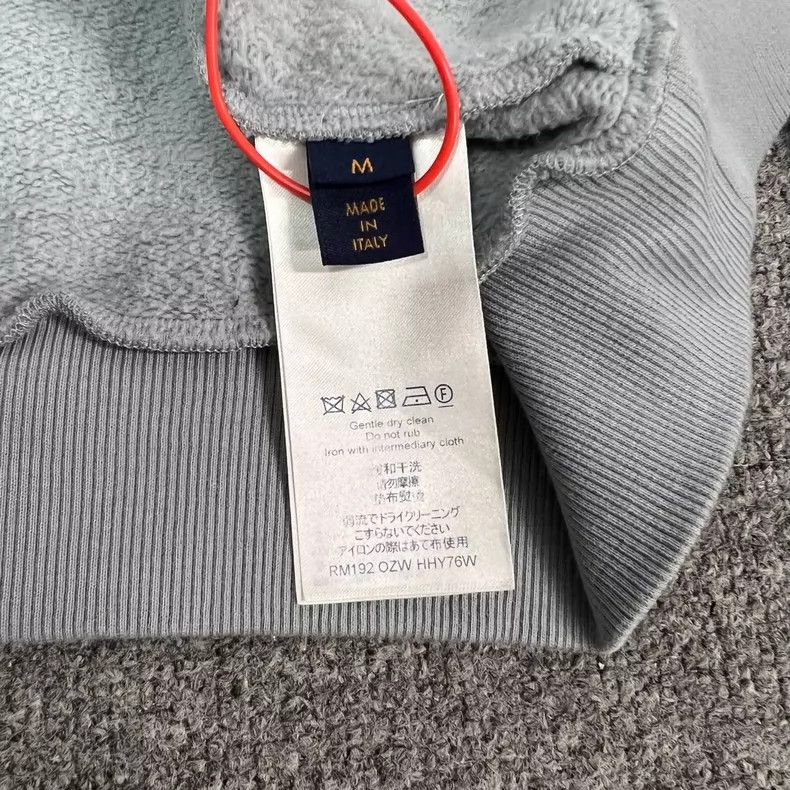 Louis Vuitton Louis Vuitton Embossed Logo Hoodie Size US M / EU 48-50 / 2 - 8 Thumbnail