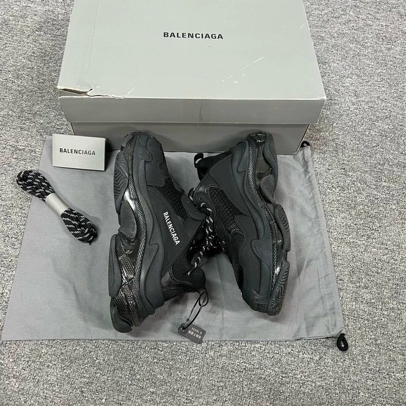 Balenciaga Balenciaga Triple S Sneakers Black Size 40 Size US 7 / EU 40 - 3 Thumbnail