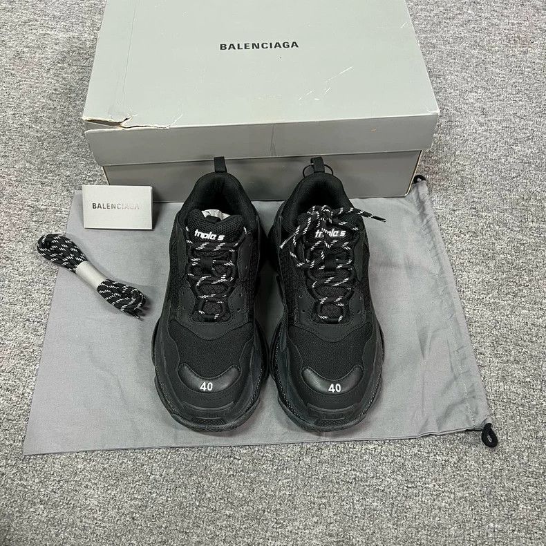 Balenciaga Balenciaga Triple S Sneakers Black Size 40 Size US 7 / EU 40 - 2 Thumbnail