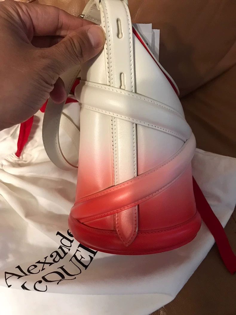 Alexander McQueen Alexander McQueen Gradient Leather Bucket Bag Size ONE SIZE - 3 Thumbnail
