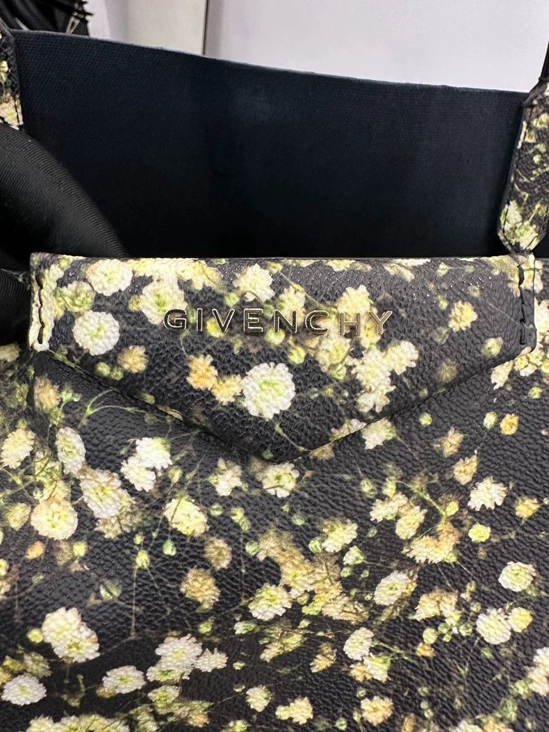 Givenchy Givenchy Floral Print Tote Bag 40cm Size ONE SIZE - 4 Thumbnail