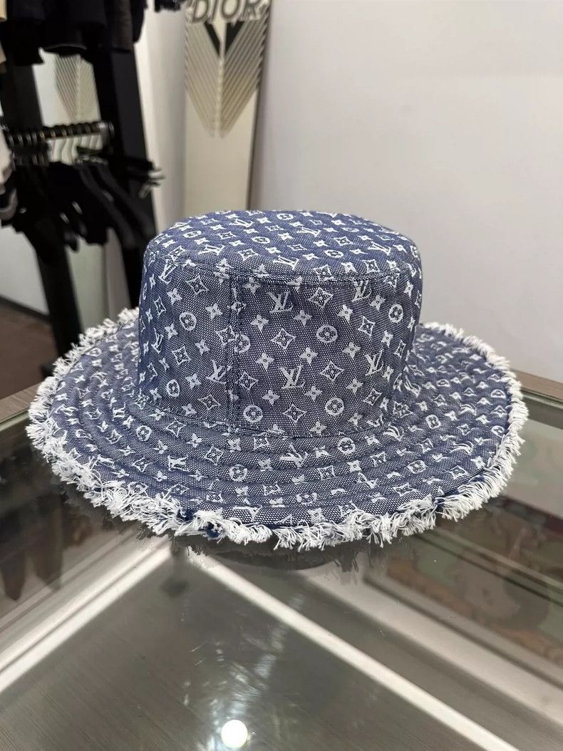 Louis Vuitton Louis Vuitton Blue Logo Fisherman Hat Size ONE SIZE - 2 Thumbnail