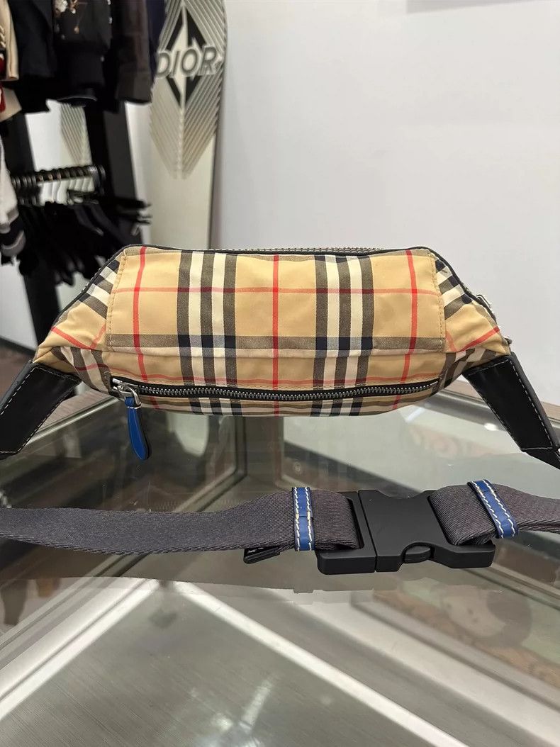 Burberry Burberry Classic Beige Check Waist Bag Size ONE SIZE - 2 Thumbnail