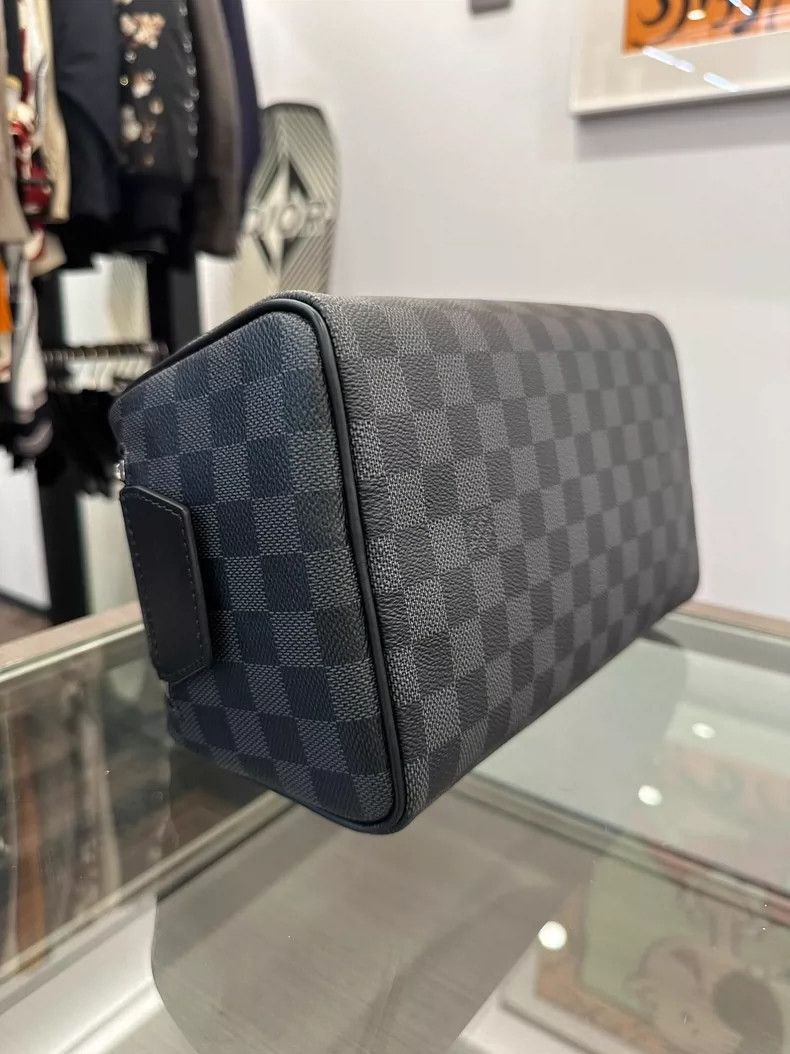 Louis Vuitton LV DOPP Handheld Bag in Black and Blue Size ONE SIZE - 5 Thumbnail