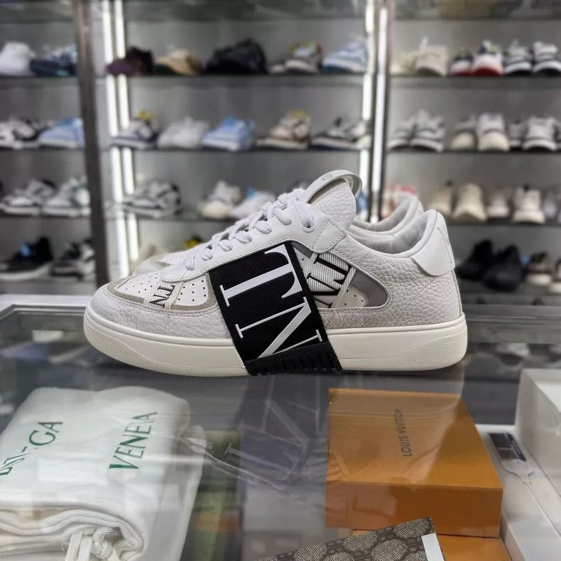 Valentino VALENTINO Garavani White Sneakers Size 39 Size US 7 / EU 40 - 3 Thumbnail