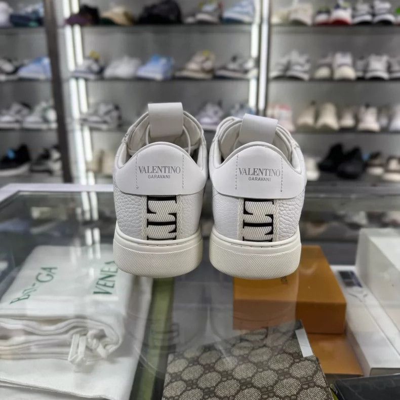 Valentino VALENTINO Garavani White Sneakers Size 39 Size US 7 / EU 40 - 6 Thumbnail
