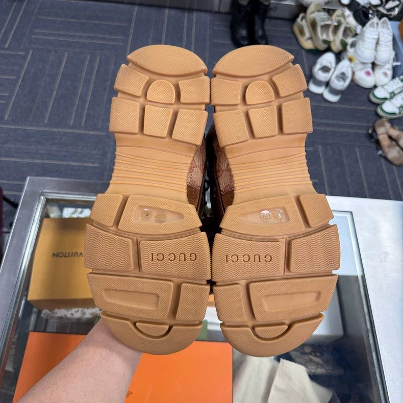 Gucci GUCCI Hiking Shoes in New Condition Size US 9 / EU 42 - 2 Thumbnail