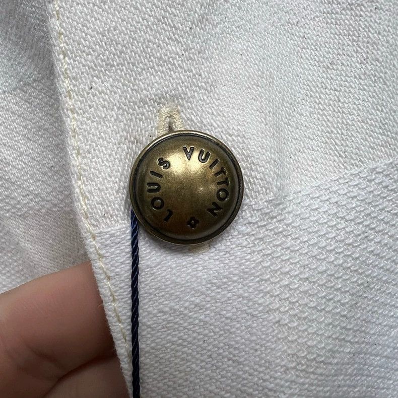 Louis Vuitton Louis Vuitton Short Sleeve Embroidered Shirt Size US XL / EU 56 / 4 - 4 Thumbnail