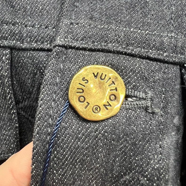 Louis Vuitton Louis Vuitton Dark Pattern Denim Jacket Size 56 Size US XXL / EU 58 / 5 - 5 Thumbnail