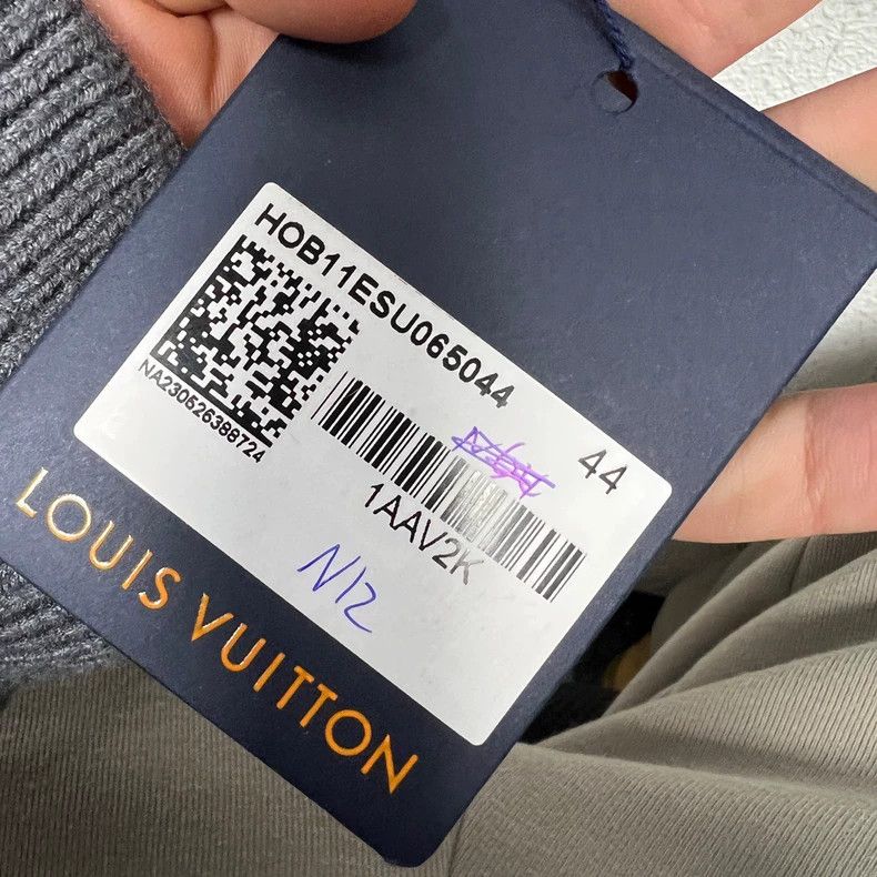 Louis Vuitton Louis Vuitton SS23 Embossed Logo Denim Jacket Size US S / EU 44-46 / 1 - 6 Thumbnail