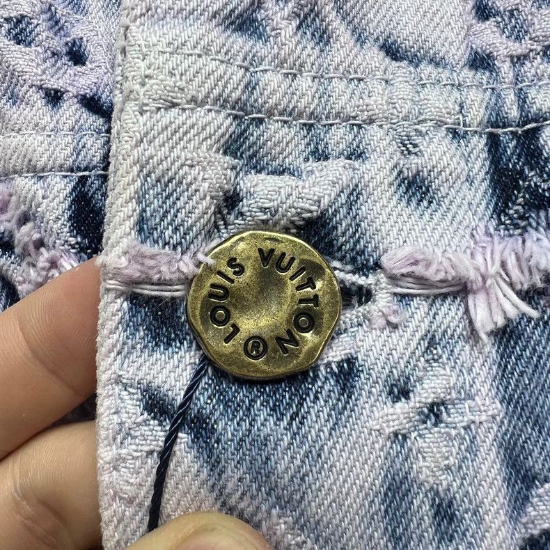 Louis Vuitton Louis Vuitton Vintage Logo Denim Jacket Size US L / EU 52-54 / 3 - 5 Thumbnail