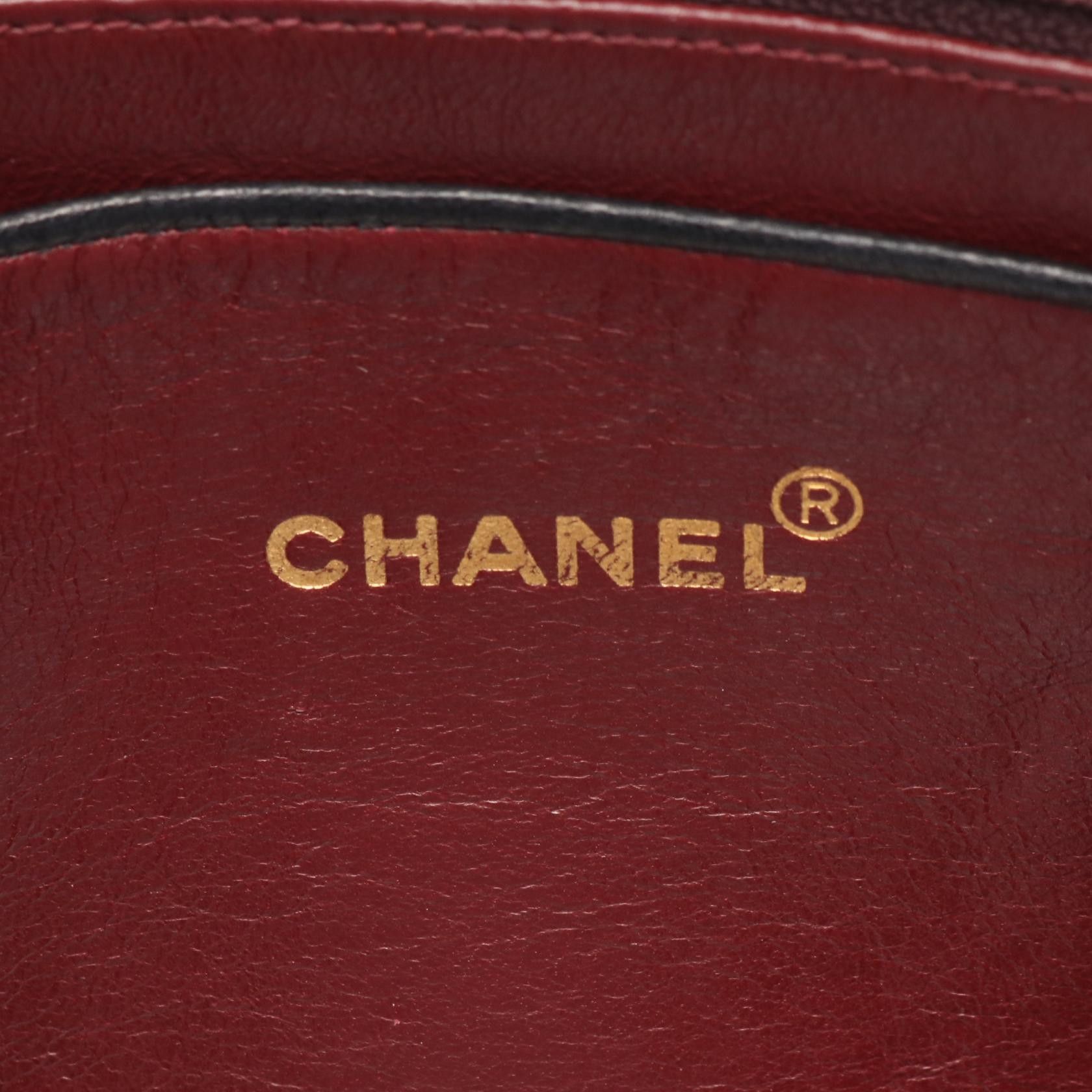 Chanel Chanel Chanel Matelasse Lambskin Shoulder Bag Leather Shoulder Bag Size ONE SIZE - 4 Thumbnail