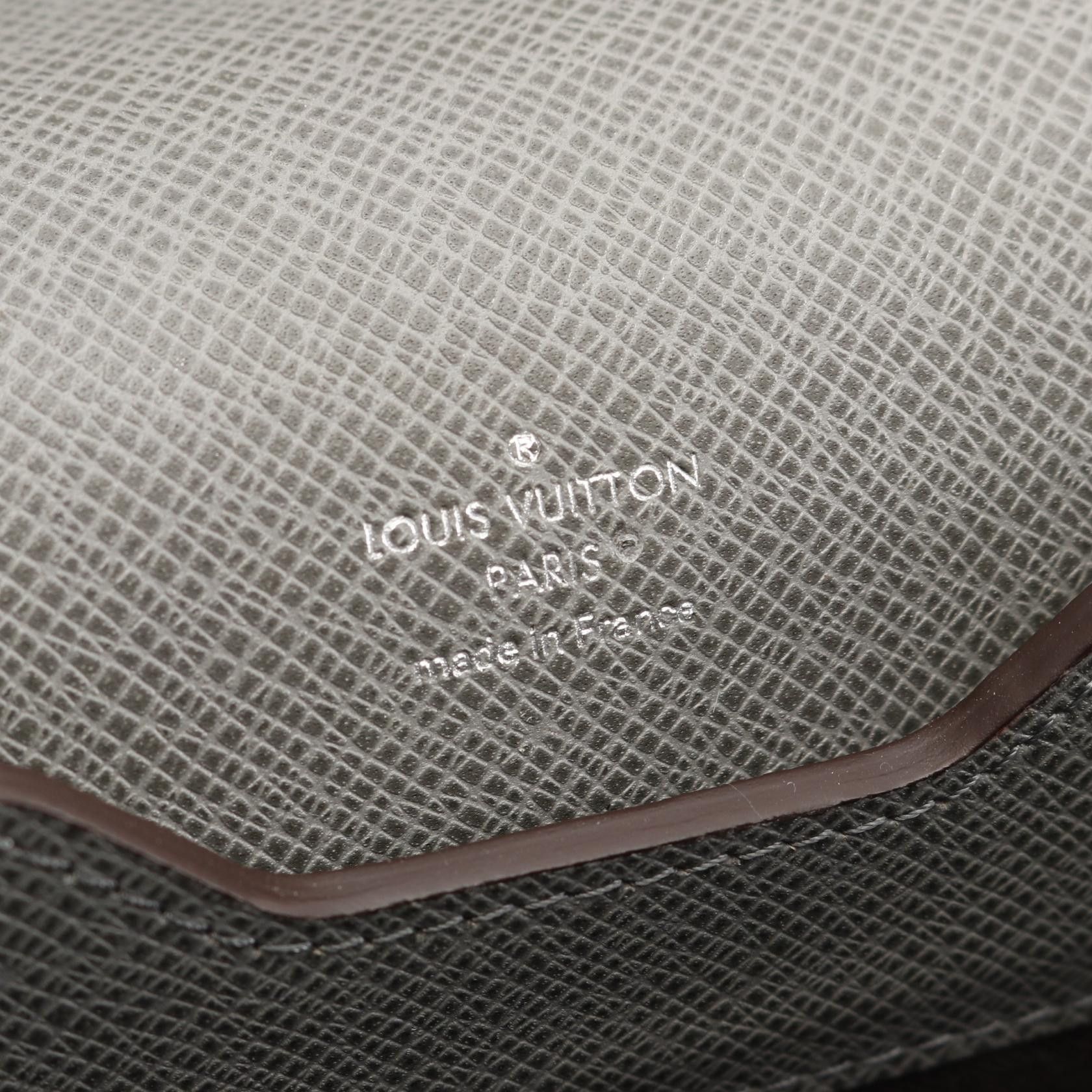 Louis Vuitton Louis Vuitton Neo Robusto 3 Taiga Glacier Briefcase Business Bag Leather Gray Size ONE SIZE - 4 Thumbnail