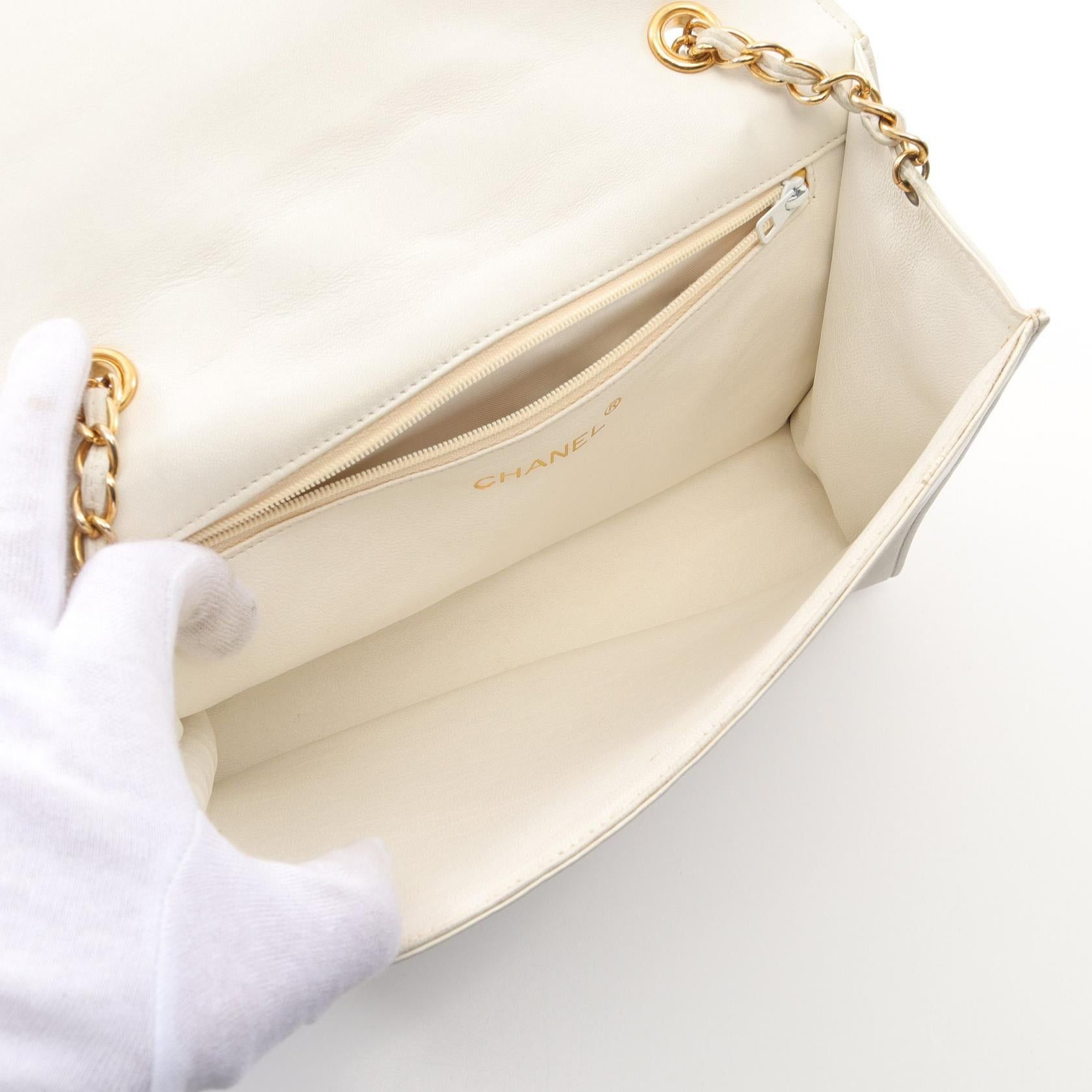 Chanel Chanel Matelasse Chain Shoulder Bag Lambskin White Gold Hardware Size ONE SIZE - 3 Thumbnail