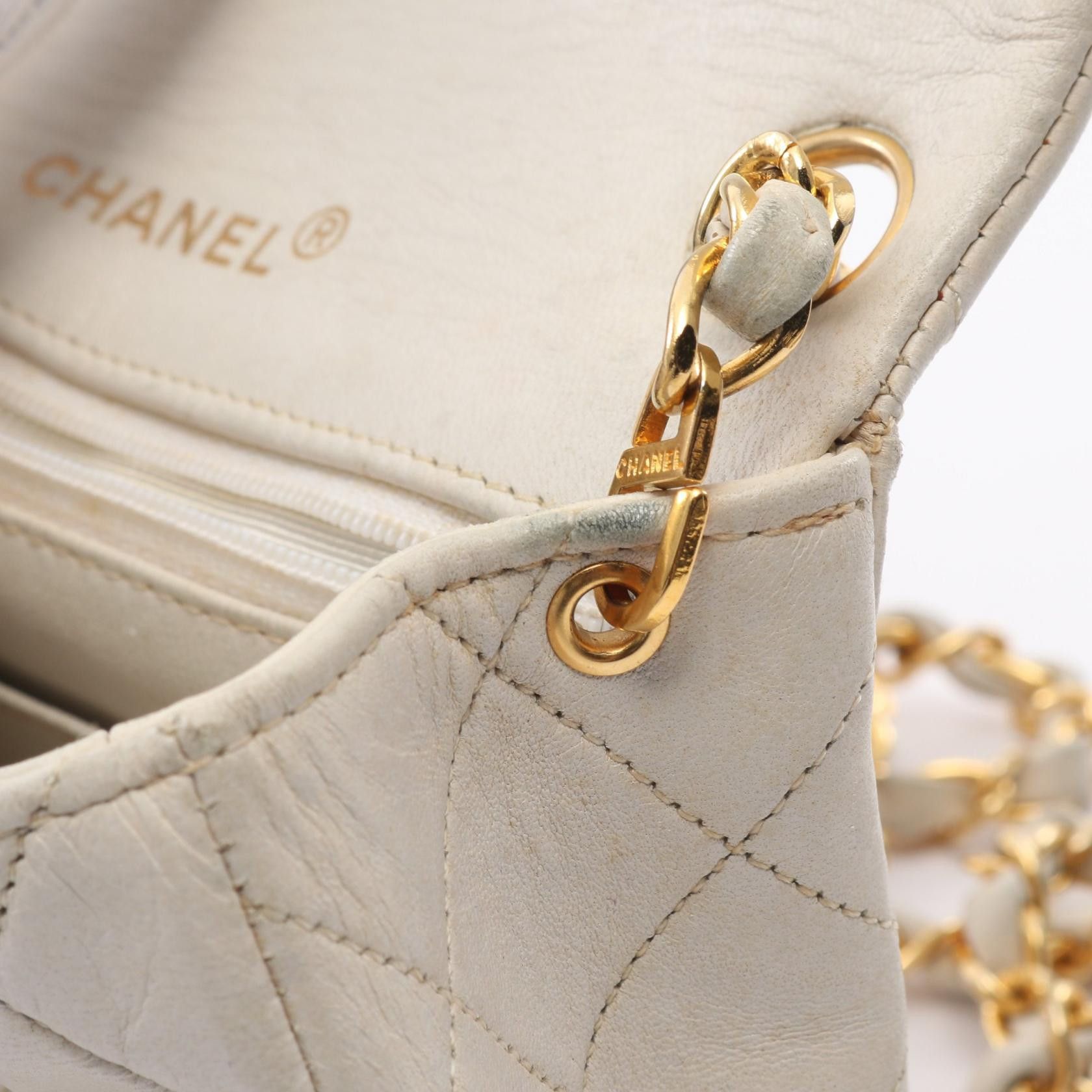 Chanel Chanel Mini Matelasse Chain Shoulder Bag Lambskin White Gold Hardware Size ONE SIZE - 9 Thumbnail