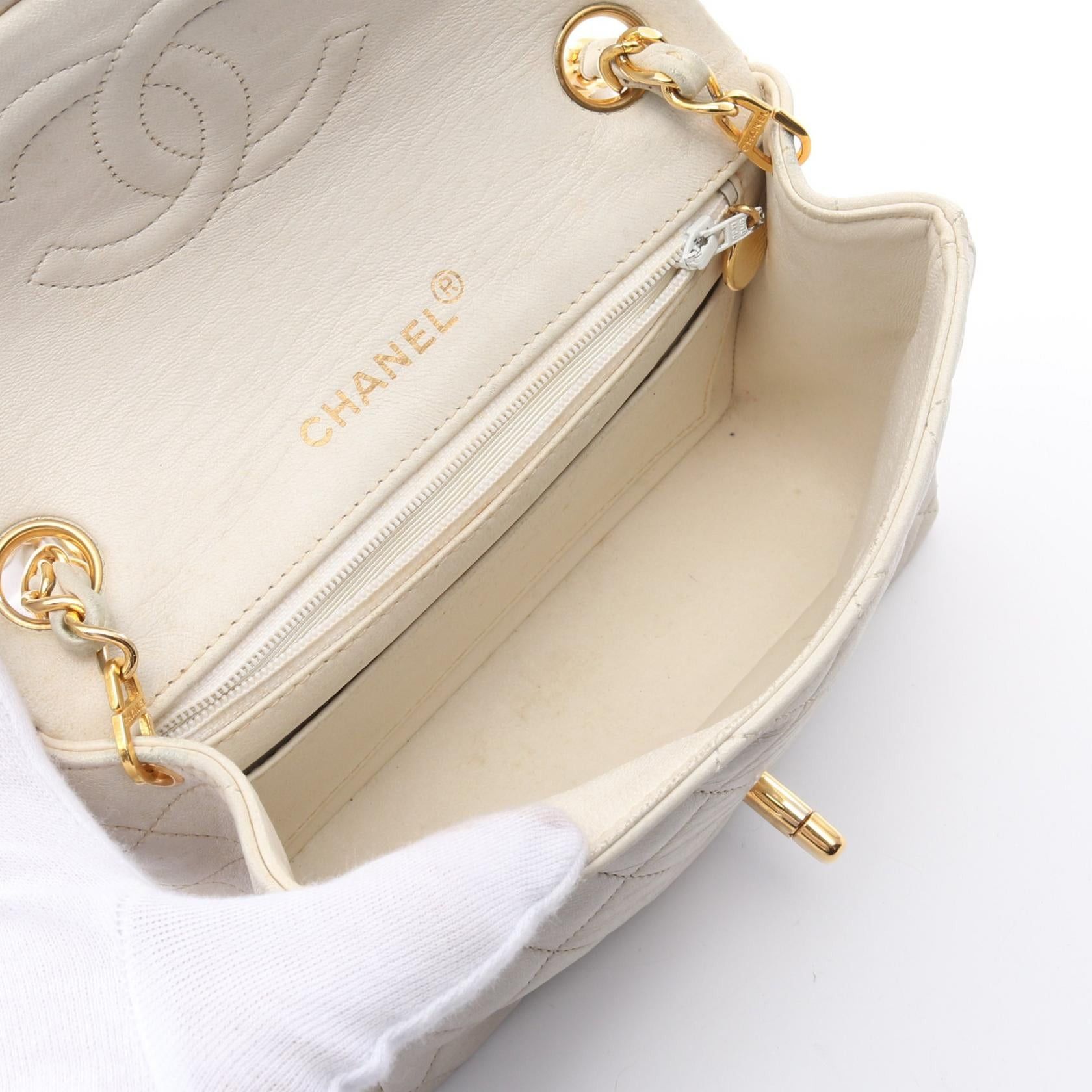 Chanel Chanel Mini Matelasse Chain Shoulder Bag Lambskin White Gold Hardware Size ONE SIZE - 3 Thumbnail