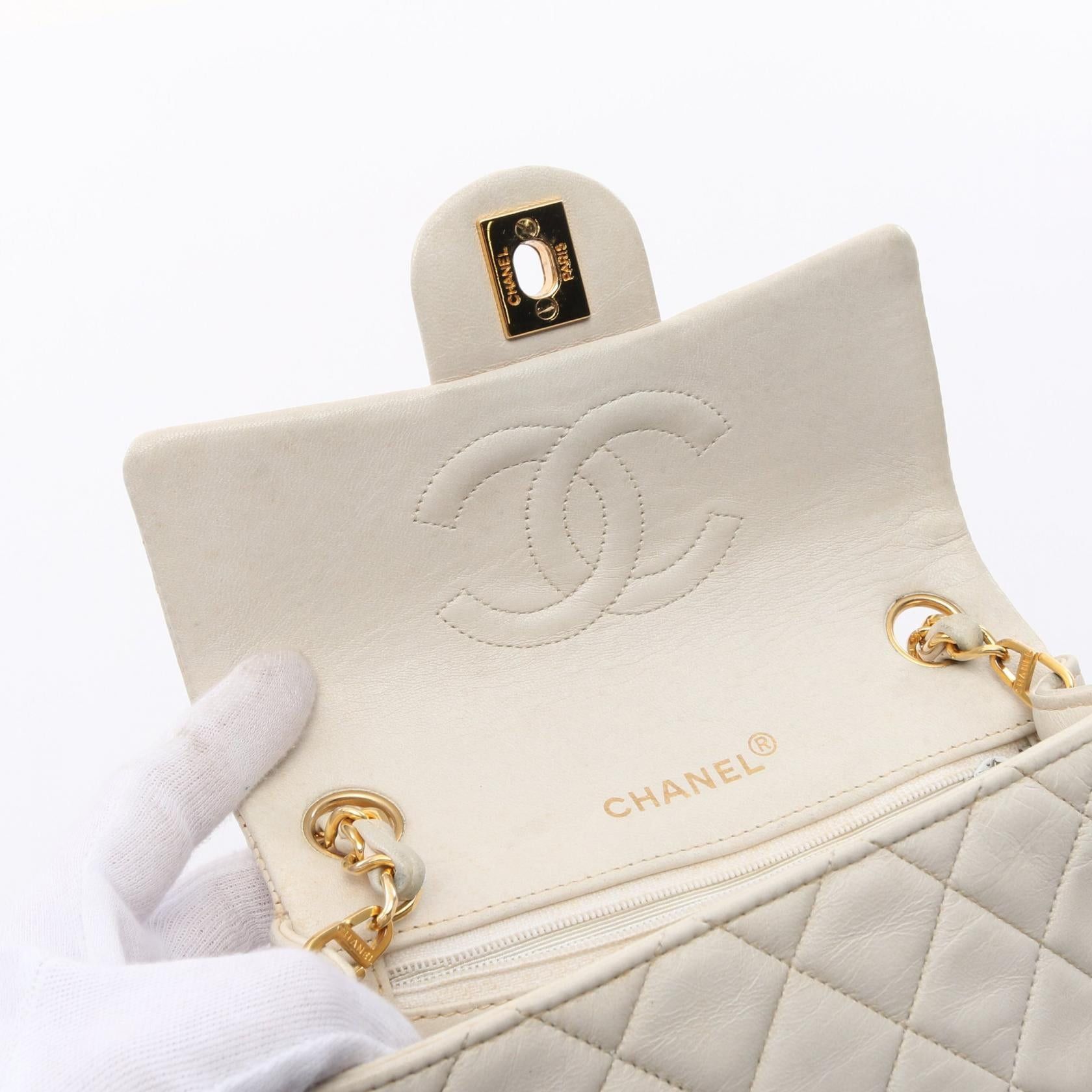 Chanel Chanel Mini Matelasse Chain Shoulder Bag Lambskin White Gold Hardware Size ONE SIZE - 12 Thumbnail
