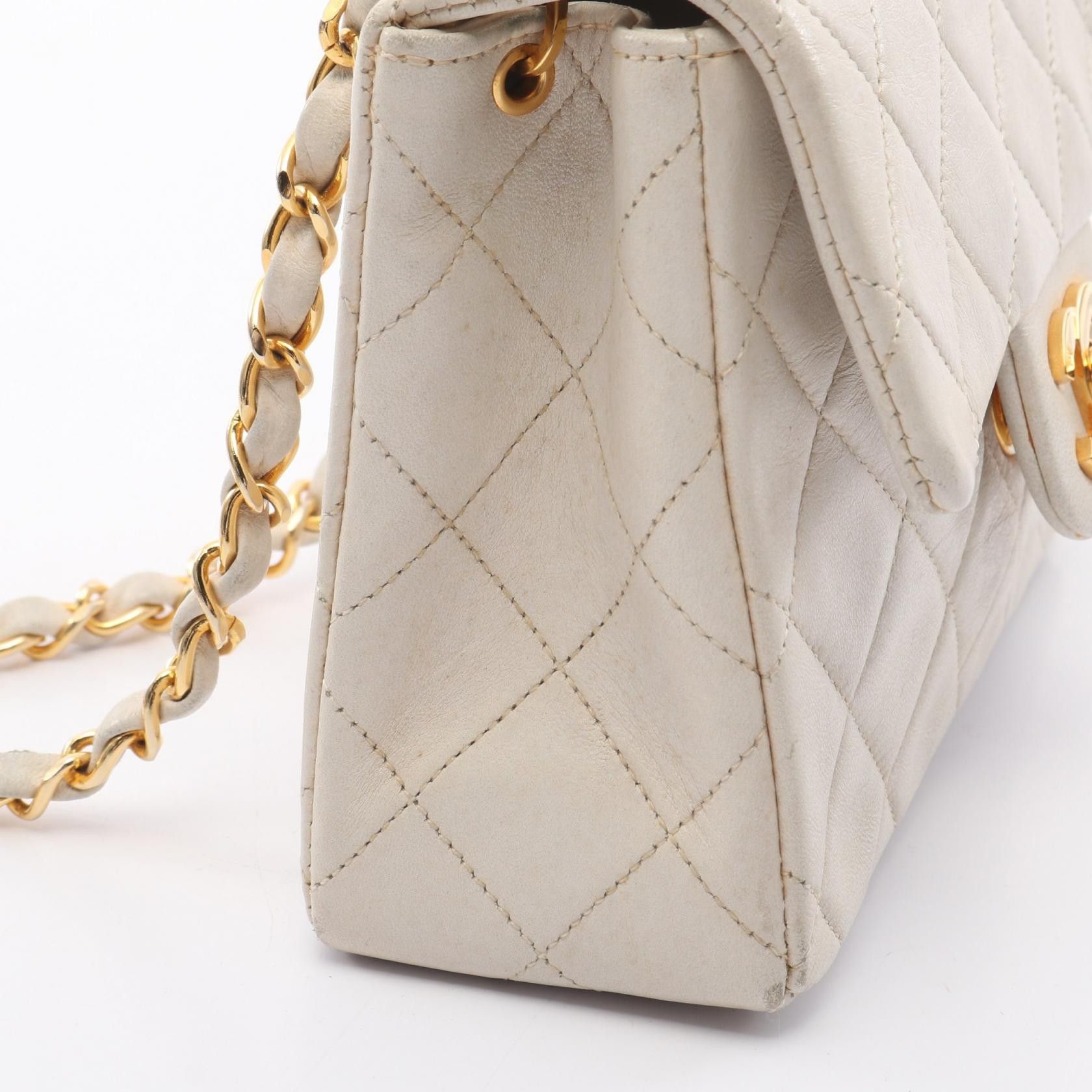 Chanel Chanel Mini Matelasse Chain Shoulder Bag Lambskin White Gold Hardware Size ONE SIZE - 11 Thumbnail
