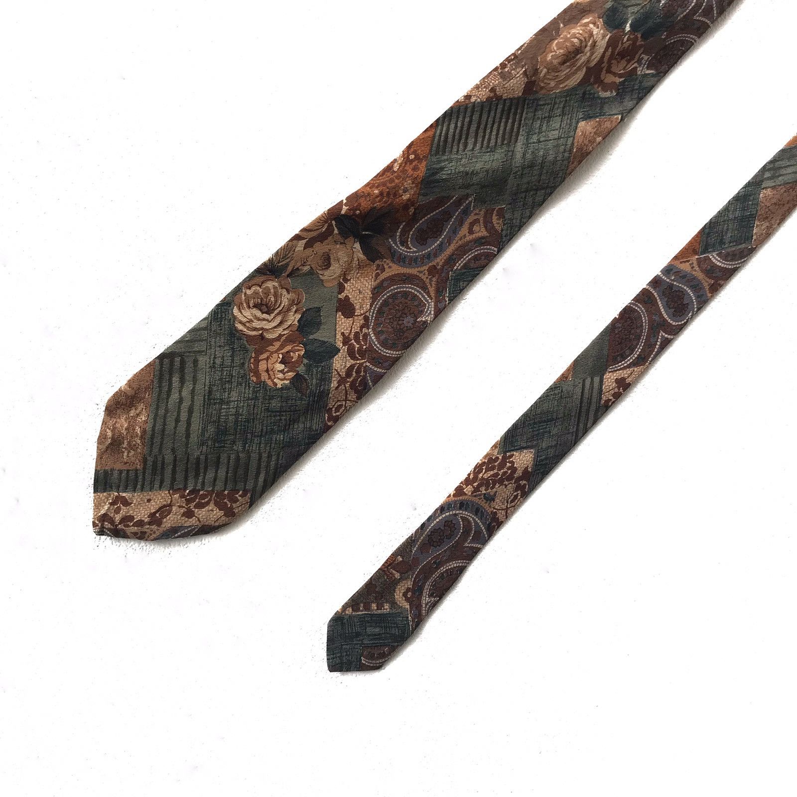Made In France Soei Silk Paisley Necktie