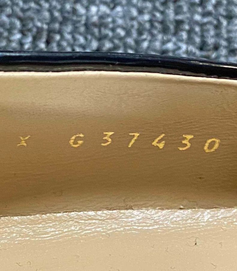 Chanel Black Patent Leather Loafers with Logo Size US 8 / IT 38 - 7 Thumbnail