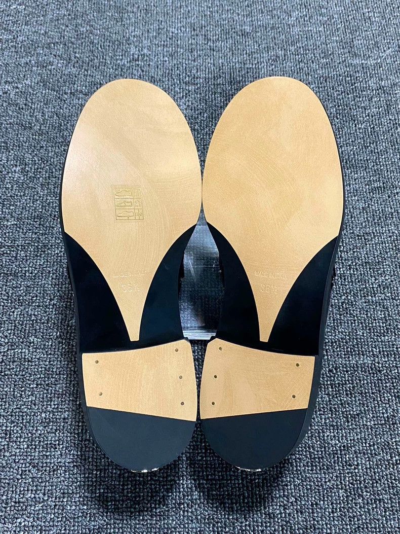 Chanel Black Patent Leather Loafers with Logo Size US 8 / IT 38 - 6 Thumbnail