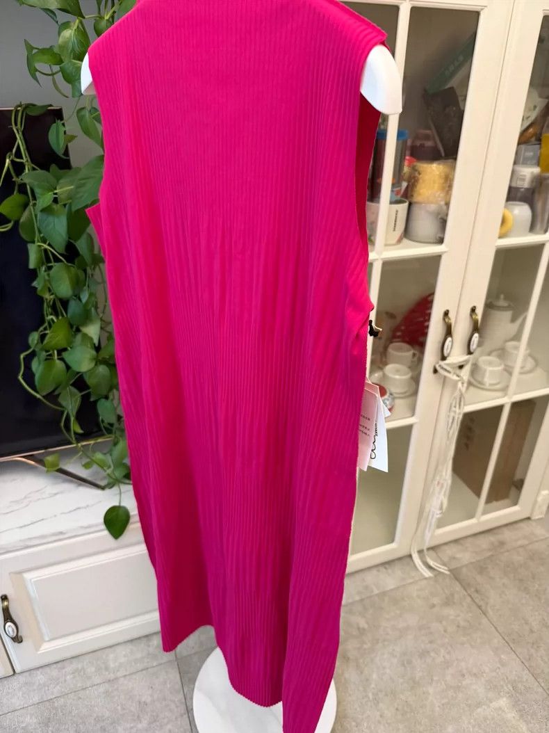 Issey Miyake Issey Miyake Dress in Dragon Fruit Color-yf Size 36" / US 14 / IT 50 - 2 Thumbnail