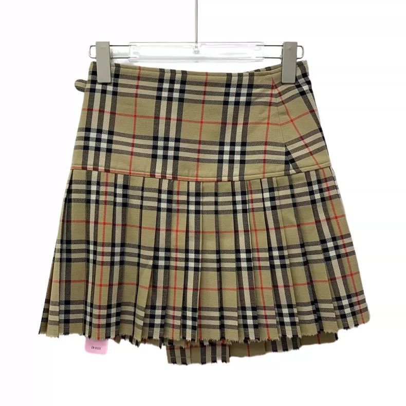 Burberry Burberry Classic Check Pleated Skirt in Brown Size 40" / US 18 - 2 Thumbnail