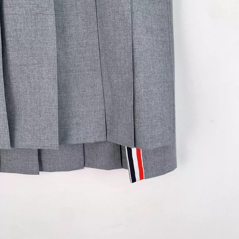Thom Browne Gray Pleated Wool Mini Skirt by Thom Browne Size 40" / US 18 - 4 Thumbnail