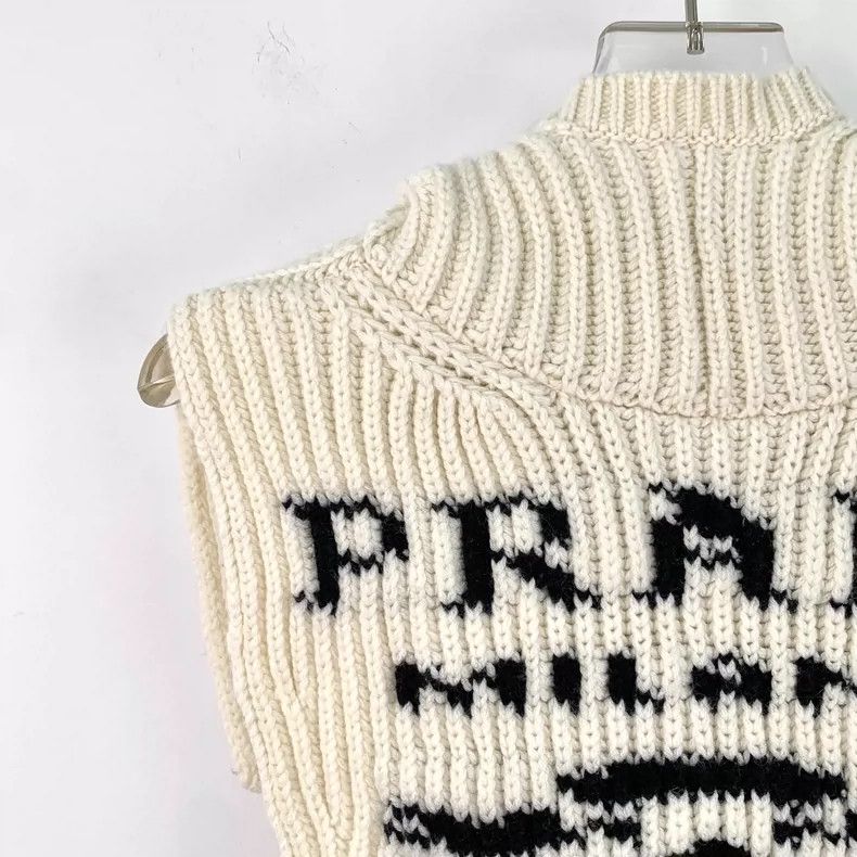 Prada Prada Cream Cashmere Knit Hooded Scarf Size ONE SIZE - 3 Thumbnail
