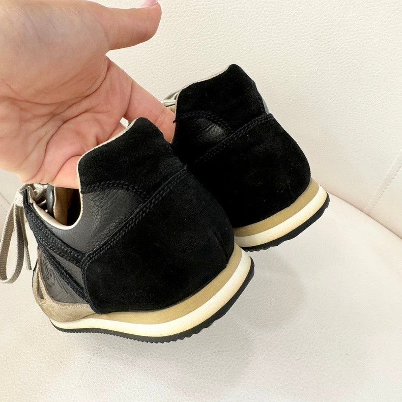 Chanel Chanel Color Block Casual Sneakers Size 37 Size US 6 / IT 36 - 4 Thumbnail