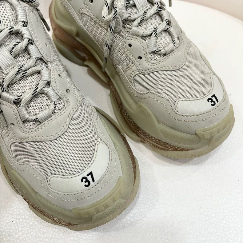 Balenciaga Balenciaga Triples Dad Sneakers Size 37 Size US 7 / IT 37 - 2 Thumbnail