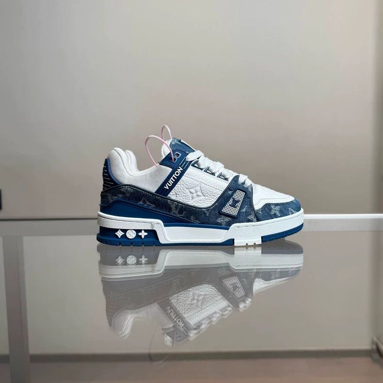 Louis Vuitton LV Trainer Sneakers in White and Blue Size US 5 / IT 35 - 2 Thumbnail