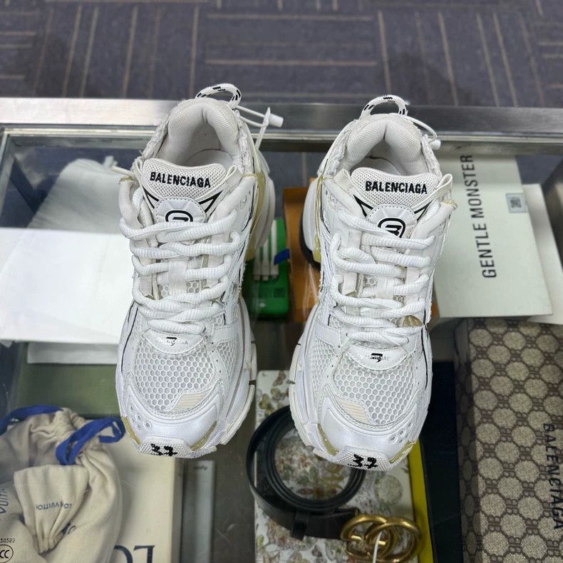 Balenciaga Balenciaga Runner White Dad Sneakers Size 37 Size US 6 / EU 39 - 2 Thumbnail