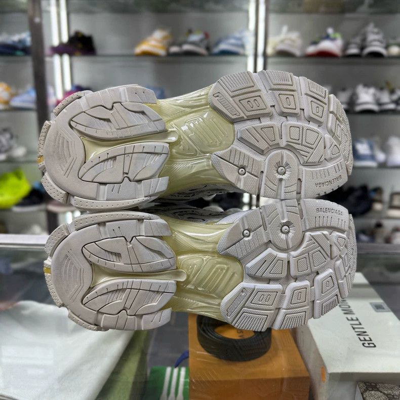 Balenciaga Balenciaga Runner White Dad Sneakers Size 37 Size US 6 / EU 39 - 7 Thumbnail