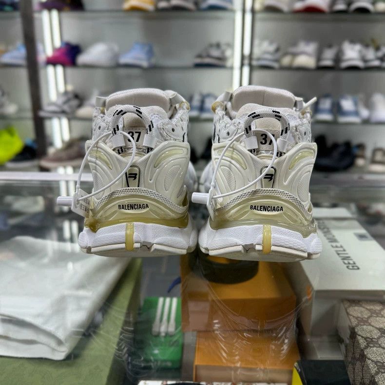 Balenciaga Balenciaga Runner White Dad Sneakers Size 37 Size US 6 / EU 39 - 6 Thumbnail