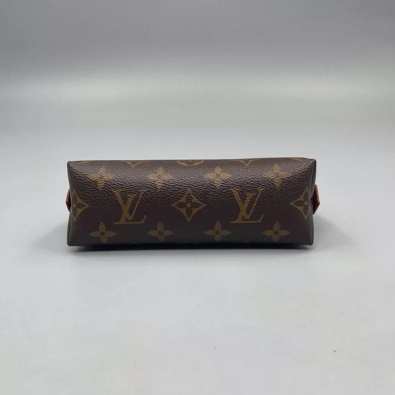 Louis Vuitton Louis Vuitton Monogram Cosmetic Pouch Size ONE SIZE - 3 Thumbnail