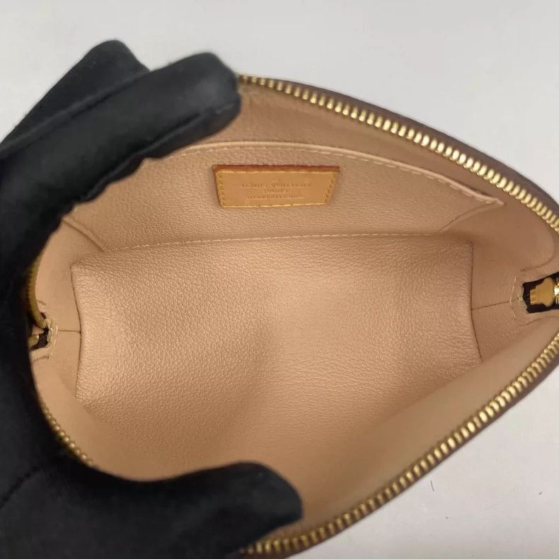 Louis Vuitton Louis Vuitton Monogram Cosmetic Pouch Size ONE SIZE - 8 Thumbnail