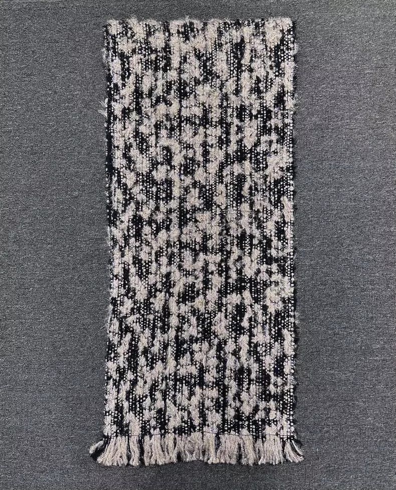 Chanel Chanel Sequined Scarf in Black and Gold Size ONE SIZE - 3 Thumbnail